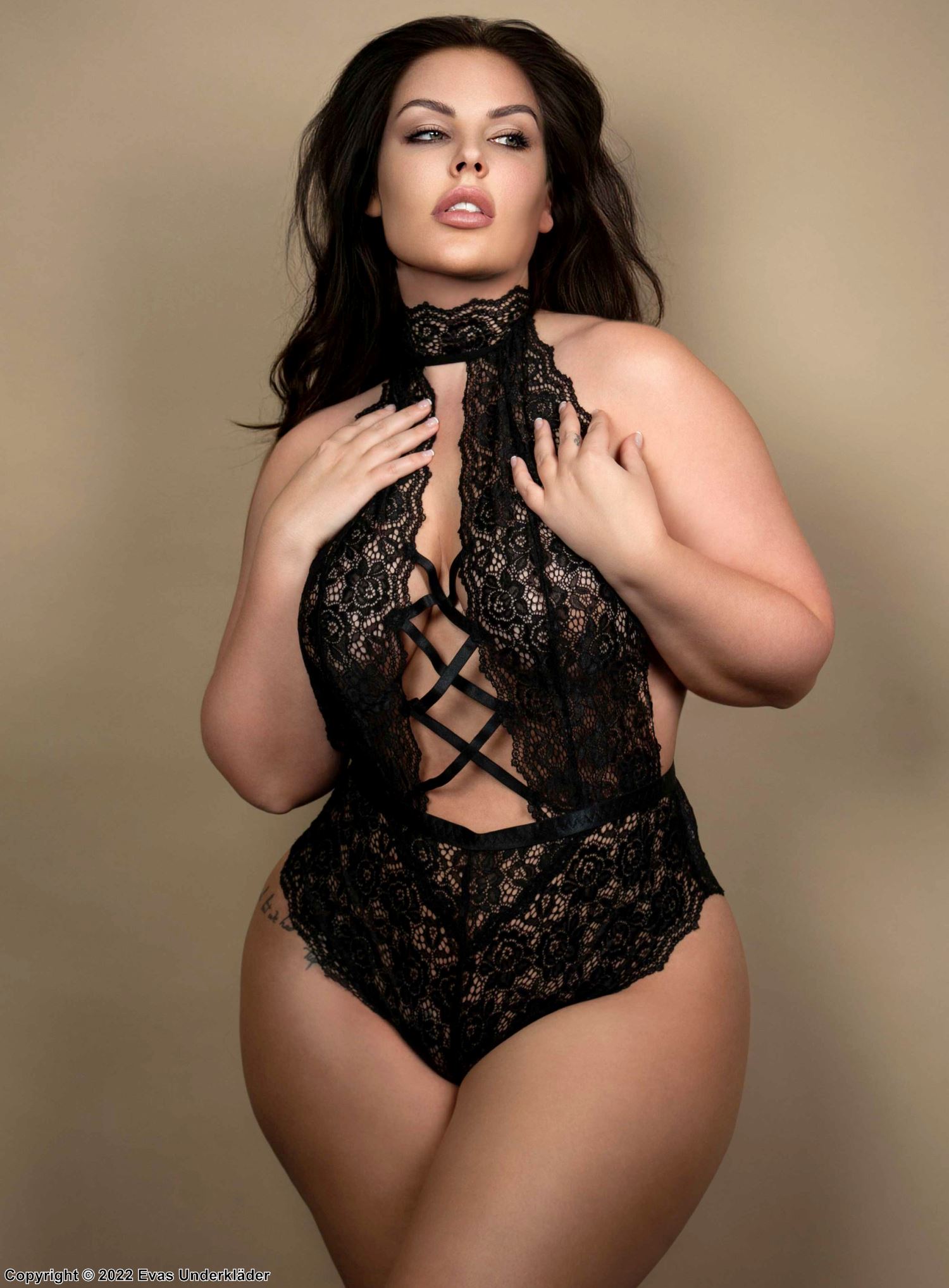 Romantischer Dessous-Teddy, weiche Spitze, Schnürung, offener Schritt, Plus Size